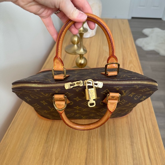 ✅AUTHENTIC✅LOUIS VUITTON ALMA PM - Picture 10 of 14